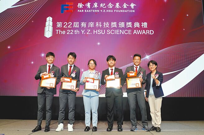 由高中学生组成的台湾代表队，在38国队伍竞争激烈之中，勇夺第37届IYPT国际赛金牌。