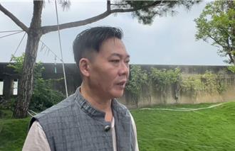 雲林縣議長黃凱交保直奔胞兄靈堂見最後一面   守喪一整晚哀戚憔悴