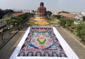 彰化開化寺3百周年罕見曬大佛 觀音媽暨舍利子遶境祈福