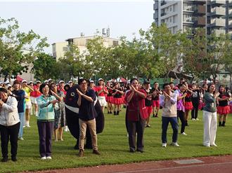 高雄眷村文化節登場　陳其邁上演「千人帶動跳」