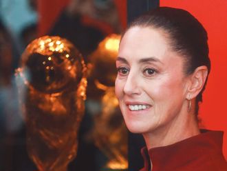 墨西哥首位女總統 蜜月期不甜蜜