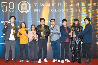 謝哲青入圍4次終摘金 妻抱獎哽咽