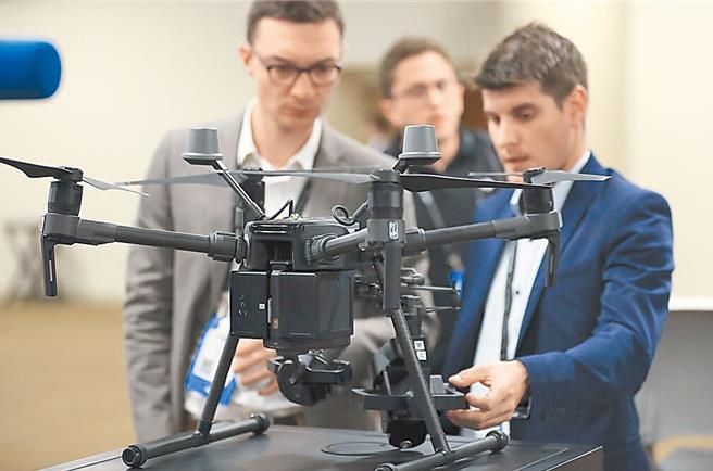 中國無人機製造商「大疆創新」被美國防部列入投資黑名單後，近日正式在美國起訴美國防部。（新華社資料照）