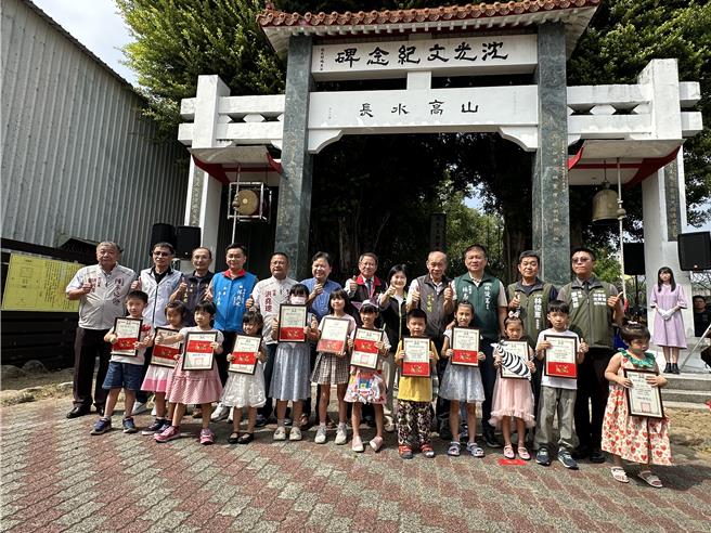 現場辦理小小說書人比賽，展現孩子們說書技巧，推展閱讀風氣。（讀者提供／張毓翎台南傳真）