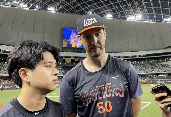 統一獅洋投布雷克（右）。（毛琬婷攝）