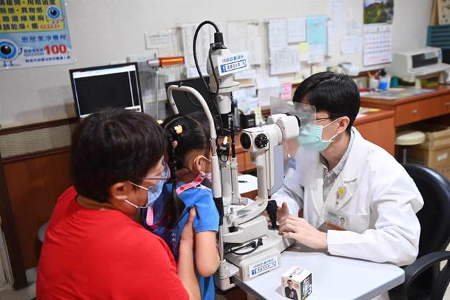 嘉义市免费幼儿视力检查至11月底，12家眼科诊所可受检。（嘉义市政府提供／廖素慧嘉市传真）