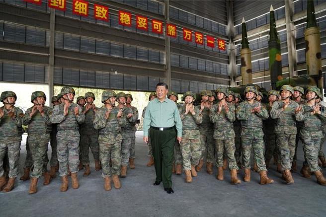 习近平视察火箭军坚持中共党对军队绝对领导提升威慑和实战能力。（大陆央视）
