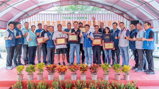 桃園市大園區甘藷評鑑暨推廣行銷活動今登場，桃園甘藷的種植面積達73.63公頃，其中有25.6％來自大園區，大園區因其獨特的氣候與土質條件，使甘藷品質卓越、產量穩定，今年甘藷產量更達434公噸。（桃市府提供／廖姮玥桃園傳真）