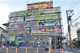 街頭塗鴉賦予花蓮新生！震災後的老街區注入藝術活力