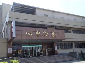 離奇！橫式鐵門夾脖子險死 台中工廠少東重度昏迷