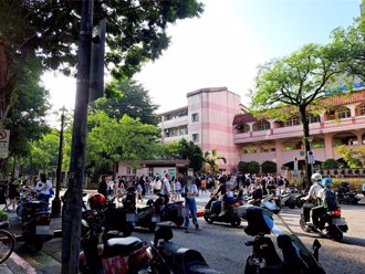 小學接送區標示不清挨批 北市府：2個月內查看如何改善