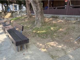 竹市孔庙广场周遭地板隆起、杂草断枝多 挨批无人管理