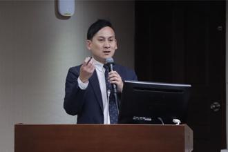 「青年服勤同意書」案外案？葉元之爆學校資料外洩：教育部唬爛