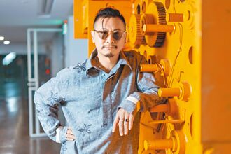 张世忆闯大陆 片酬成綑来