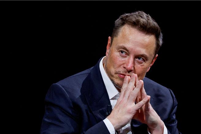 马斯克宣布，他将在选举前，每天向签署美国政治行动委员会（PAC）请愿书的宾州选民，支付最多100万美元。（路透社）