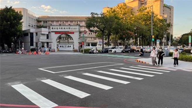 針對中央提出易肇事路口，台中市交通局指出，截至9月底已有32處完成階段性改善目標，預計年底前將全數改善。（台中市府提供）