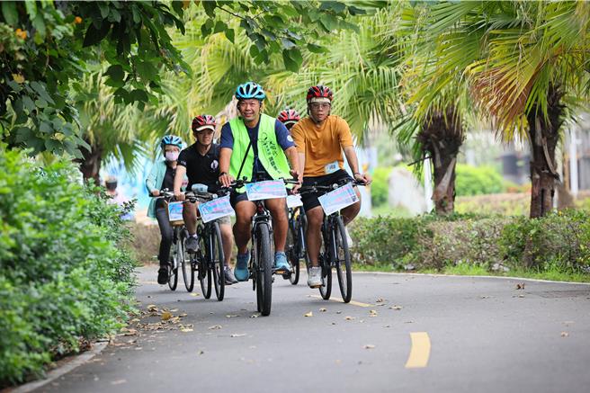 鵬管處將於11月9日舉辦單車聯誼，除騎乘外還有各式DIY體驗，且傍晚還將享有「夕陽頂樓海鮮晚宴」。（鵬管處提供／謝佳潾屏東傳真）