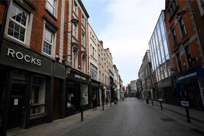 疫情期間空無一人的都柏林商業區（圖／路透社）