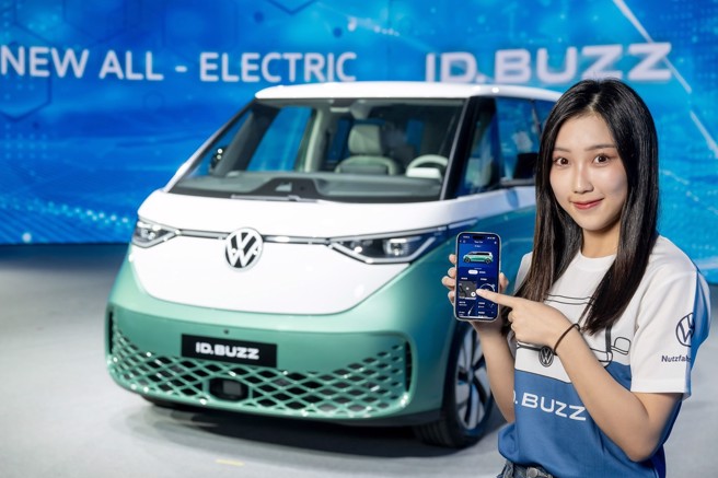 ID. Buzz車主可透過《My eVanLife》APP一鍵完成找尋充宿站點、付款等所有功能。（台灣福斯商旅提供）
