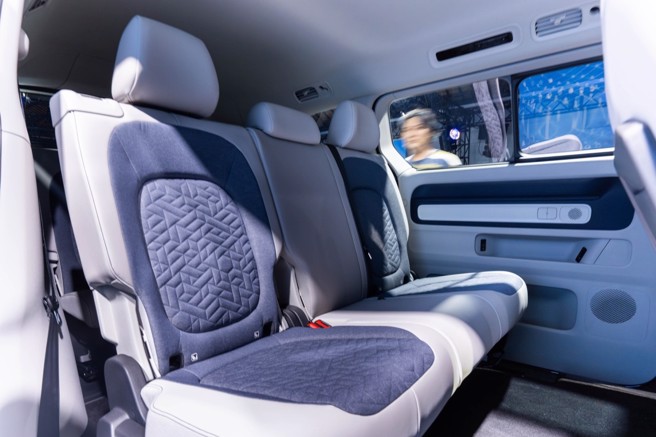 第二排座位區空間相當寬敞舒適。（吳松翰攝）