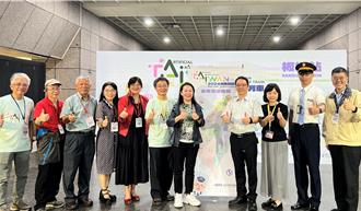 台灣科普環島巡迴列車抵板橋 600位師生暢玩科學