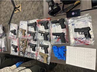 台美聯手攔截！台美雙國籍男走私16把制式手槍   5嫌起訴續押禁見