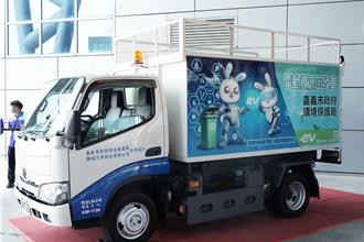全台首例！嘉市電動資源回收車上路 15歲垃圾車達人成焦點