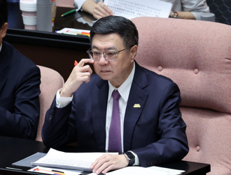 卓榮泰暗喻在野黨可以倒閣  藍議員回嗆：賴清德敢一起改選？