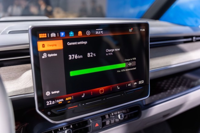 自20%充電至80%最快只需30分鐘即可完成。（吳松翰攝）