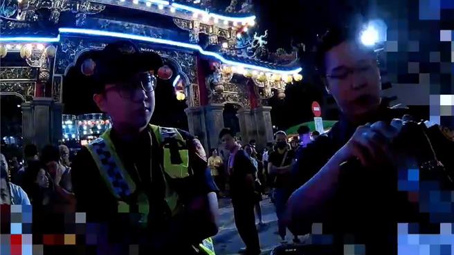 芦洲警方在忠义庙口查获1名男子酒驾拒测。（芦洲警分局提供）