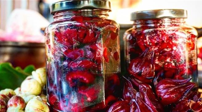 體驗手作洛神蜜餞。（旅學堂提供）