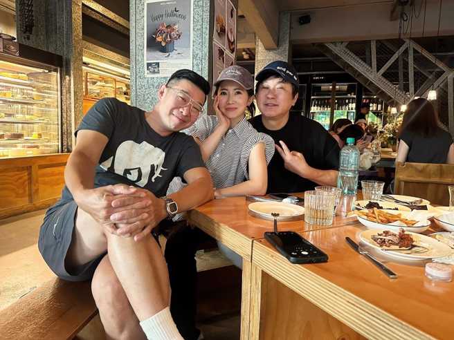 胡瓜霸气为谢忻一行人买单。（图／翻摄自谢忻脸书）