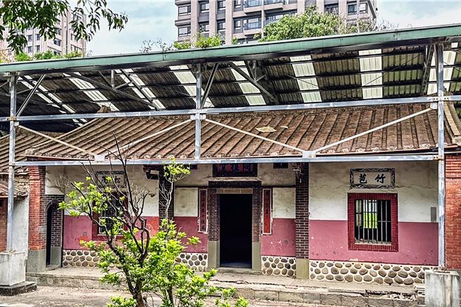 新竹縣歷史建築竹北東平問禮堂，文化局辦理第1期修復及再利用工程第5次招標決標，將在11月8日開工。（羅浚濱攝）