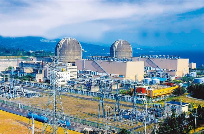 核三厂2号机进入41天大修，台电表示，透过机组调度与再生能源出力增，可保夜尖峰用电备转容量率在7％以上。（图／台电提供）