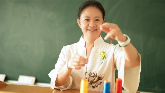 缠花工艺家林佩莹等5组个人或团体，获2024台湾工艺奖「协作奖」。（台湾工艺中心提供／杨静茹南投传真）