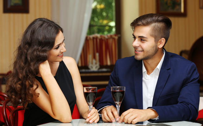 郵輪的主要餐廳通常會要求用餐乘客穿著較為正式的服裝。（示意圖：shutterstock／達志）