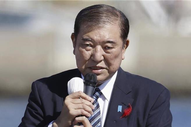 日本将于27日举行眾院选举，图为首相石破茂15日在福岛县磐城市发表演说。（美联社）