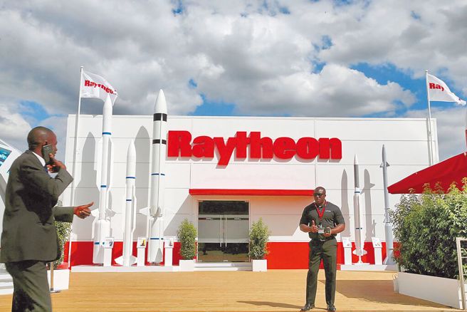 美國軍事承包商雷神（Raytheon）涉嫌在兩份關於愛國者飛彈及雷達的合約裡，詐騙美國國防部支付更多費用，為此雷神將賠償逾9.5億美元（約新台幣約305.7億元）進行和解。（路透）