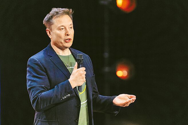 马斯克表示，美国汽车业是非常艰难的行业，仅剩福特与特斯拉还没破产。图／美联社