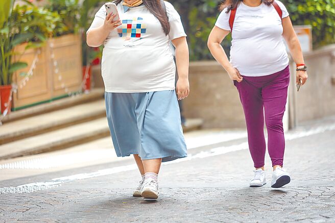 国际最新研究发现，不只睡眠不足、睡不饱会胖，每天睡逾9小时也会导致肥胖。（中新社）