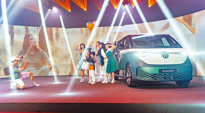 发表会现场以舞蹈表演展示ID. Buzz特色。（吴松翰摄）