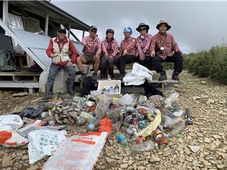 雪霸志工不打烊！翻山越岭维护山林 让山友更安心