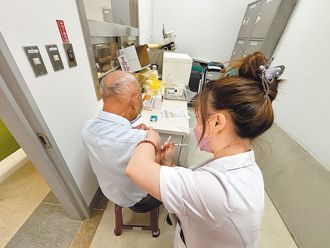 「左流右新」打氣提升！11月起全民公費打新冠