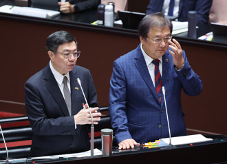 20年國會經驗抵碩士學位？羅廷瑋爆綠委關說食藥署人事 邱泰源結巴了