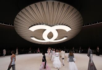 消費降級 香奈兒大陸大裁員