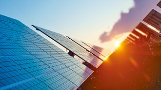 中國帶動清潔新能源的工業革命