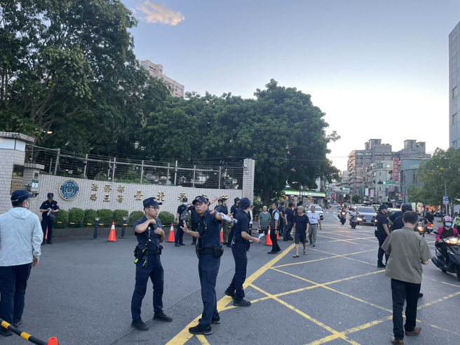 所長劉宗鑫過去在北所值勤的畫面。（圖 / 警方提供）