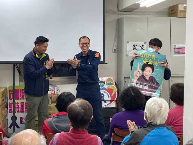 警民宣導活動。（圖 / 警方提供）