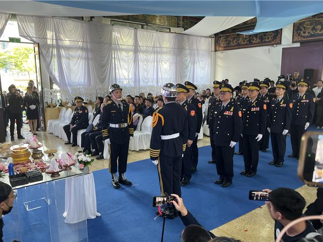 故清水派出所长刘宗鑫告别式今在新北市立殡仪馆举行。（王扬杰摄）