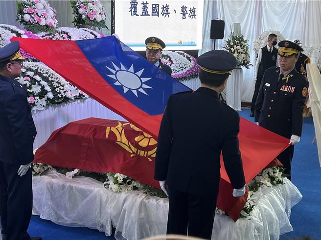 故清水派出所长刘宗鑫告别式今在新北市立殡仪馆举行。（王扬杰摄）